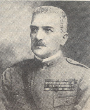 Sopra: il generale Armando Diaz- capo di Stato Maggiore dell&#39;esercito italiano dal 1917. Sotto: battaglia di Verdun. - prima_guerra_mondiale_ADiaz
